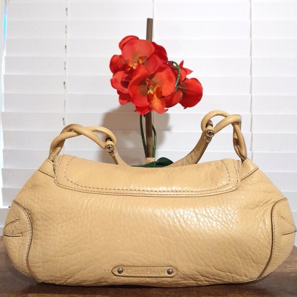 SOLD🔴🔴🔴🔴🔴🔴Leather Cole Haan Beige Neutral Color Minimalist  Shoulder  Bag - Picture 8 of 10